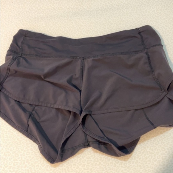 COPY - black lulu lemon speed up 2.5in shorts - Picture 3 of 4